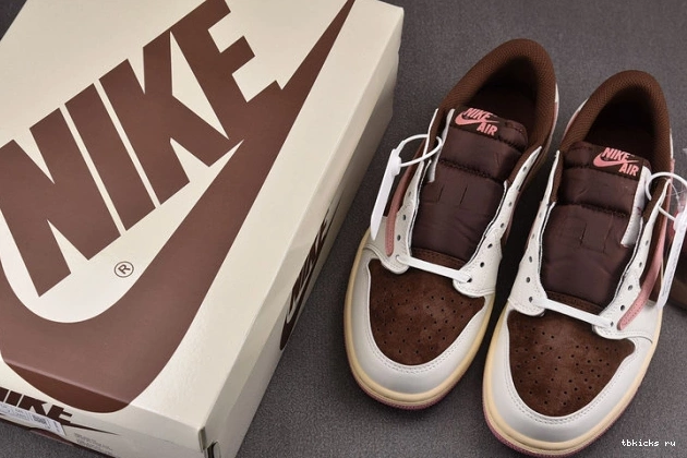 Reps TB x 1 Scott DZ4137-206 SP AJ Travis Low OG 0723
